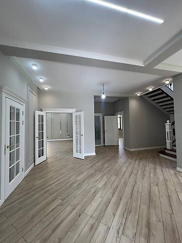 Продажа коттеджей и домов: 🏡 ПРОДАЁТСЯ СОВРЕМЕННЫЙ ОСОБНЯК 📍 Арча-Бешик | ул. Кен Кол / Чёртекова — 25