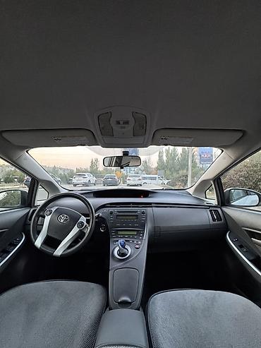 Toyota: Toyota Prius: 2011 г., 1.8 л, Вариатор, Гибрид, Хэтчбэк — 11