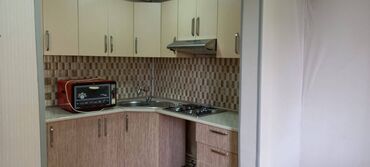 Uzunmüddətli kirayə mənzillər: Telnovda kirayə ev verilir. Şəkildə görünən əşyalarla verilir. İstilik — 7