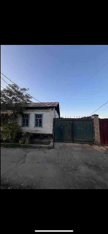 будка будку: Продаётся одноэтажный дом с двором и воротами под въезд автомобиля — 1