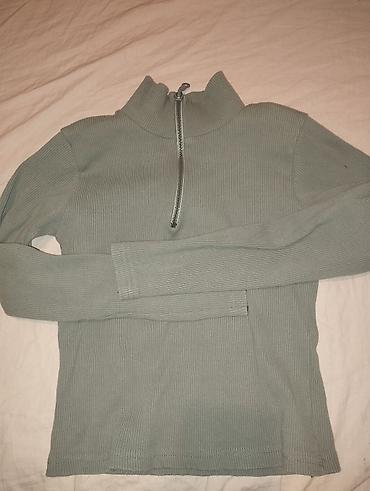 Duksevi: Dva komada dukseva/duks majica sa printom: 1) Crna dukserica s — 7