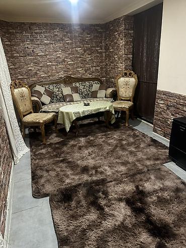 kiraye ev ecemi: Ev ramana qalasının düz yanında yerləşir 2 otaqlı hər bir şəraiti olan — 1