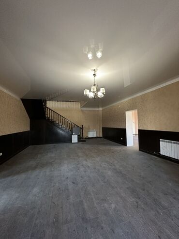 Долгосрочная аренда домов: 420 м², 7 комнат, Балкон застеклен, Забор, огорожен, Парковка — 7