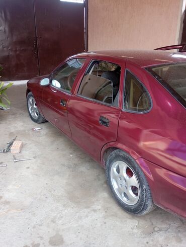 запчасти опель фронтера а: Opel Vectra: 1997 г., 1.6 л, Механика, Бензин, Седан