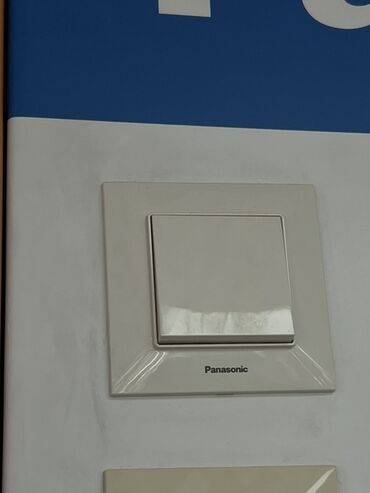 меняю на 07: Выключатель Panasonic, одноклавишный, настенный. - Серия