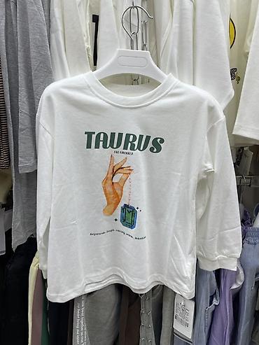 Другие детские вещи: Детская одежда номер для связи 1) Зеленый свитер с высоким — 30