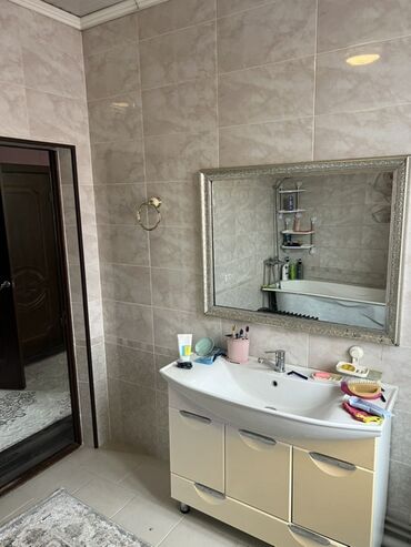 Продажа домов: Дом, 200 м², 10 комнат, Агентство недвижимости at lalafo.kg — 13 Продажа домов: Дом, 200 м², 10 комнат, Агентство недвижимости — 13