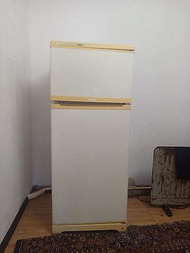 mini refrigerator: Холодильник Stinol, двухкамерный, верхняя морозильная камера — 1