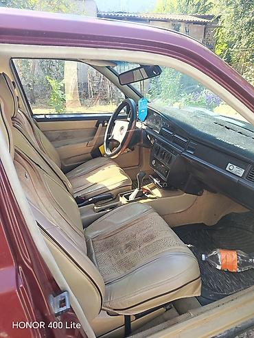 e500 124: Mercedes-Benz 190: 1985 г., Автомат, Седан — 4