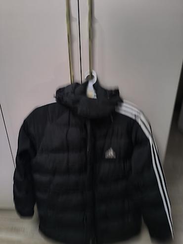 адидас зипка: Куртка Adidas, черный - Спортивный дизайн с фирменными тремя белыми — 3