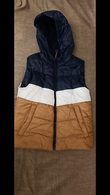 jilet: LC Waikiki uşaq jileti - Model: kapüşonlu, qolsuz, fermuarlı - Brend — 1