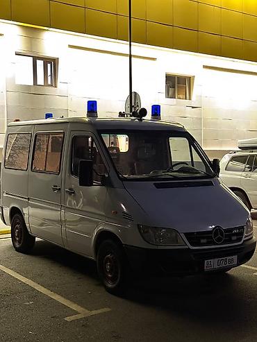 Легкий грузовой транспорт: Легкий грузовик, Б/у — 2