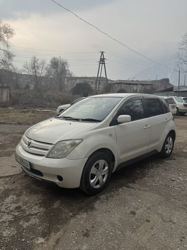 Toyota: Toyota ist: 2002 г., 1.3 л, Автомат, Бензин, Хэтчбэк