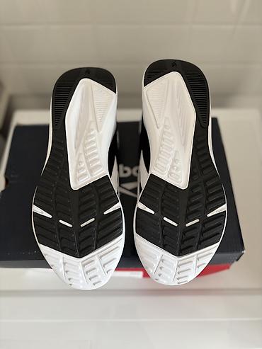 5500: Мужские кроссовки, 42.5, Reebok, Новый, цвет - Черный, Самовывоз, Платная доставка — 4
