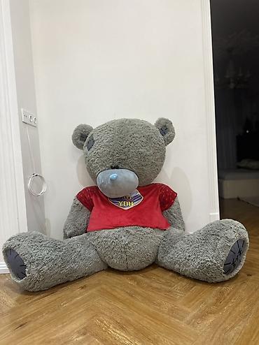 toy sacları: Nəhəng plyuş ayı oyuncağı - Rəng: Boz (burun mavi), qırmızı köynəkli — 4
