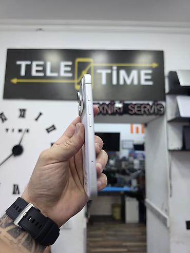 telefon nomresi: IPhone 17 Pro, 256 GB, Ağ, Zəmanət, Simsiz şarj, Face ID — 7