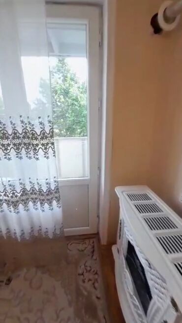 Mənzil kirayələyirəm: Kirayə verilir Gəncədə imperyal şadlıq sarayı qabaqndakı bina 3cü -da lalafo.az — 4 Mənzil kirayələyirəm: Kirayə verilir Gəncədə imperyal şadlıq sarayı qabaqndakı bina 3cü — 4