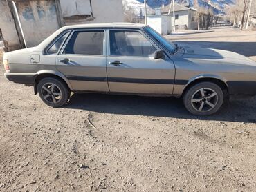 авто накитки: Audi 80: 1987 г., 1.8 л, Механика, Бензин, Седан