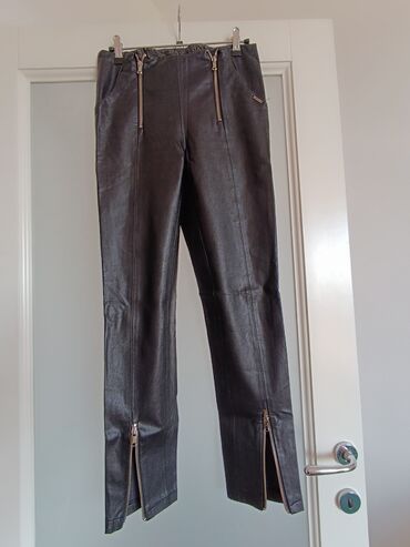 krem pantalone i crna kosulja: M (EU 38), Visok struk, Drugi kroj pantalona