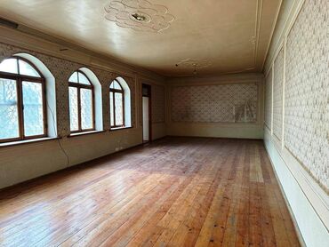 Həyət evləri və villaların satışı: Bakıxanov qəs. 5 otaqlı, 200 kv. m, Orta təmir — 4