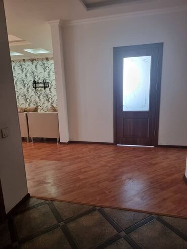 квартиры в росрочку: 3 комнаты, 93 м², Элитка, 3 этаж