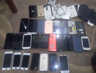 найденные документы: Продаю все что на фото ботоейки телефоны зопчасти дисплеи корпуса есть