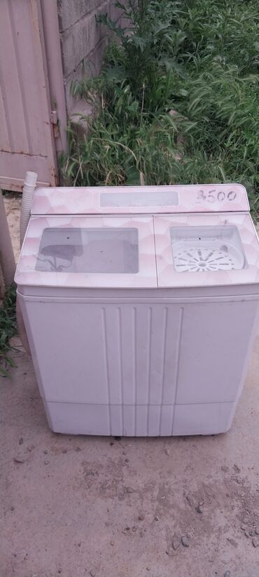 продаю бу стиральную машинку: Стиральная машина Б/у, Полуавтоматическая, До 5 кг, Компактная