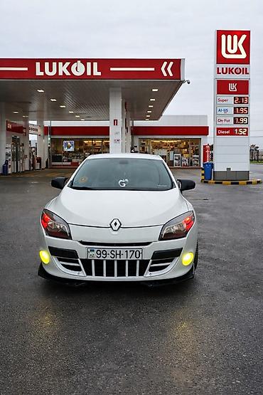 vaz 2109 samara: Renault Megane hetçbek, ağ rəngdə təqdim olunur. Avtomobilin xarici — 1