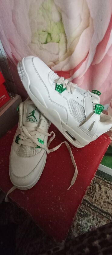 жорданы кроссовки: Мужские кроссовки, 46, Air Jordan, Б/у, цвет - Белый, Самовывоз