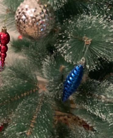 электрический камин под телевизор цена: Новогодняя ёлка 🎄 
Высота 3м 
+ игрушки — 2