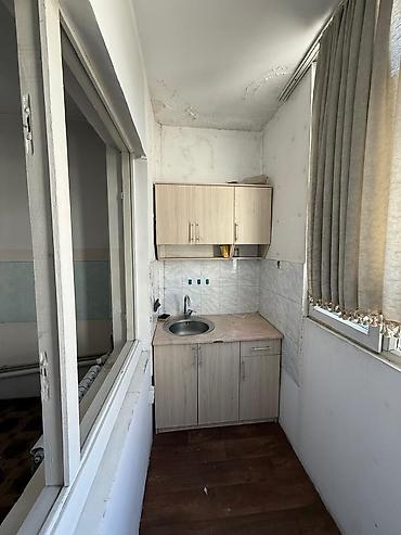 Продажа квартир: 2 комнаты, 38 м², Киргизия 1 105 серия, 2 этаж, Старый ремонт — 10