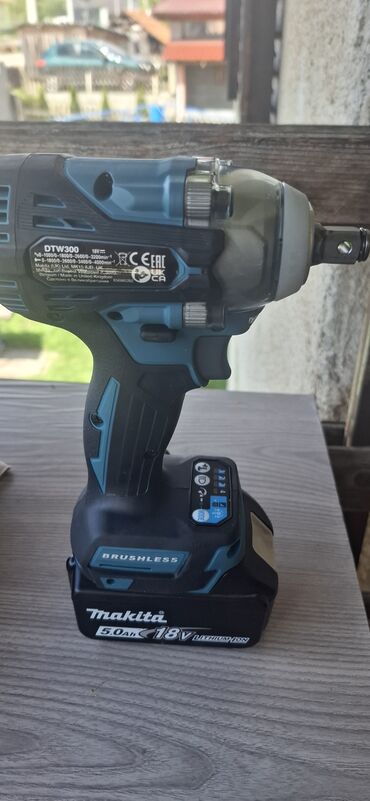 lampice za kuću: Makita DTW 300z original nova. Snaga udarnog zavijanja 330nm, snaga