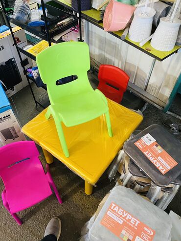 столы и стулья для детей: Детские стулья Новый
