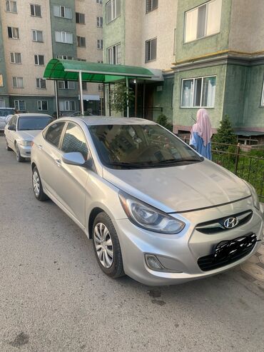 Hyundai: Hyundai Solaris: 2013 г., 1.6 л, Автомат, Бензин, Седан