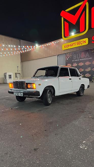 benzin ceni: VAZ 2107 sedan - Kuzov: 4 qapılı sedan, ağ rəng Karopdada prablem — 4