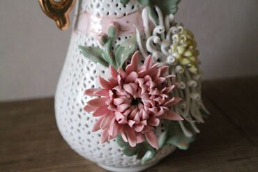 Вазы: Винтажная китайская ваза (советского периода) прорезной фарфор Высота — 8