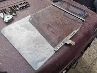 Auto delovi: Staklo desnih zadnjih vrata Lada 2131 Niva produzena. Skinuto sa — 6