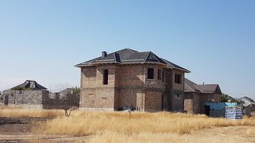 новый двухэтажный дом: Дом, 240 м², 6 комнат