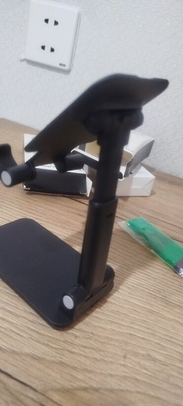 Mobil telefonlar üçün digər aksesuarlar: Stol üstü telefon tutacaqlar satılır isdeyen bu nömrəylə əlaqə — 19