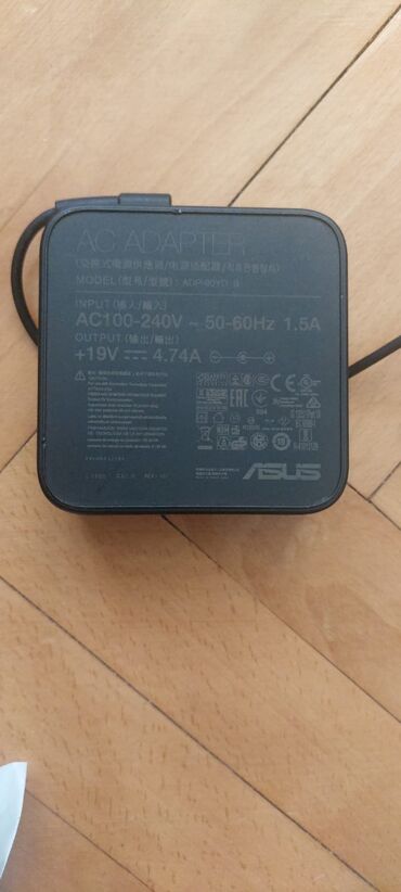Noutbuk və netbuklar: Yeni model Asus notbuk üçün adapter ela vəziyətdədir tecılı satiram