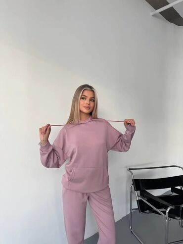 Gornji i donji deo: Komplet trenerka S M L XL 2XL Cena 3700 din — 11