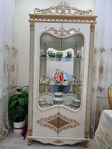kitab refi mebel: Klassik üslubda vitrina-bufet - Rəng: krem və qızılı dekor - — 2