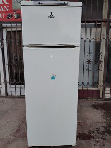 soyducu xaladenik: Б/у 2 двери Indesit Холодильник Продажа, цвет - Белый