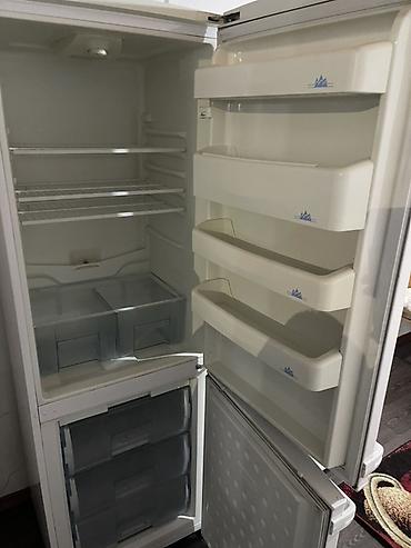 ice bath: Холодильник BEKO, двухкамерный, с нижней морозильной камерой — 2