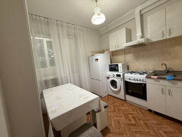 Долгосрочная аренда квартир: 3 комнаты, Риэлтор, Без подселения, С мебелью полностью