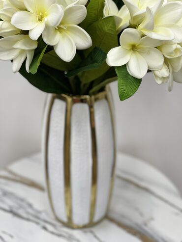 вазы: Симуляцияланган гул плумериа жаны жасалган гул жасалгасы стол