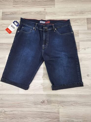 Bermude i šorcevi: Dzins sorcevi
Brojevi 29 36 38 40 
Cena 2700 din — 7