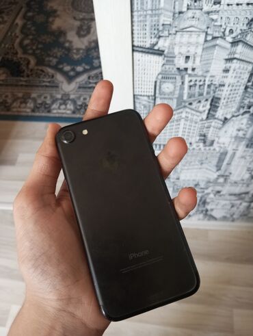 Apple iPhone: IPhone 7, 32 GB, Black Titanium, Barmaq izi