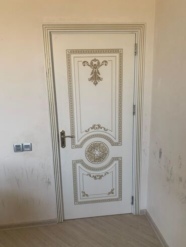 Furnitura və aksessuarlar: Yataq otağı üçün İşlənmiş Otaq qapısı 80x200 sm Plintus ilə, Zəmanətli, Ödənişli quraşdırma, Ödənişli çatdırılma