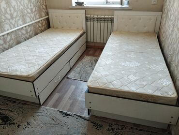 бу мебель: Диван-кровать, цвет - Белый, Б/у
